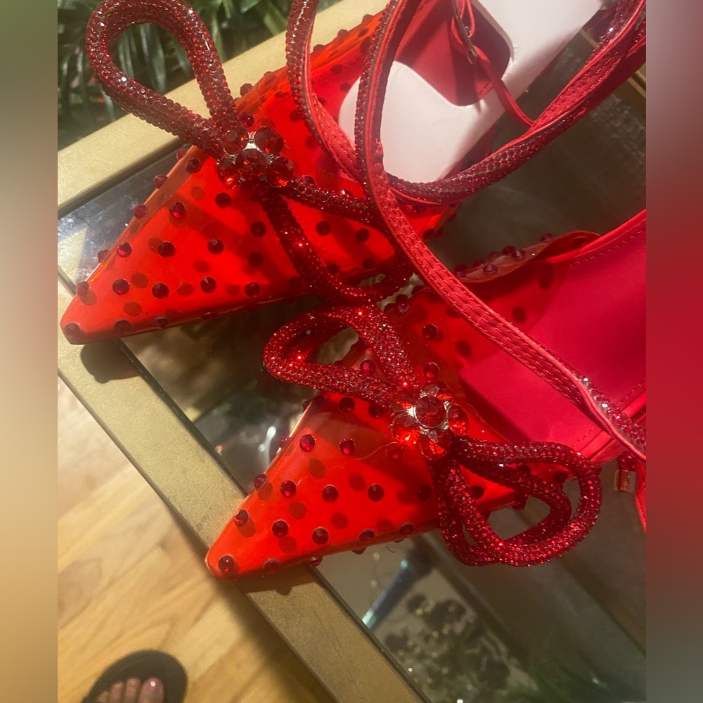 Brand new, UK size 7, heels! Perfect for Valentine’s Day date night.